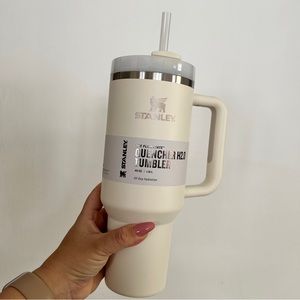 NWT Stanley 40oz Adventure Quencher
Travel Tumbler in Cream